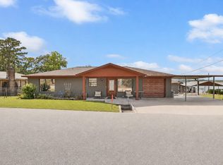 406 Kickapoo Dr, Livingston, TX 77351
