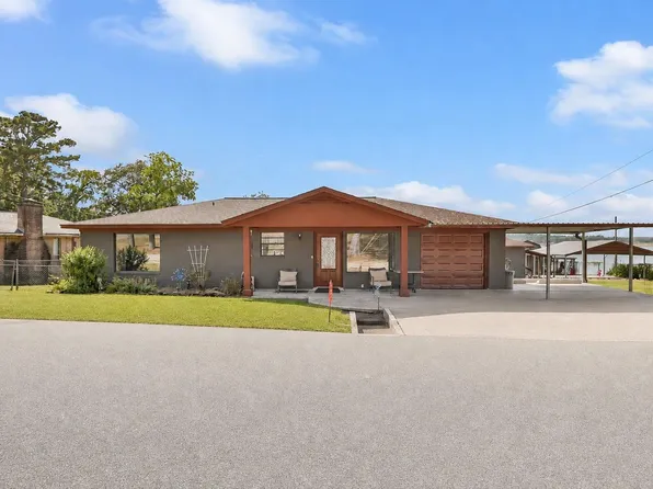 406 Kickapoo Dr, Livingston, TX 77351