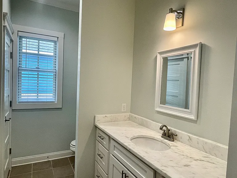 1011 Selma St — Photo 16
