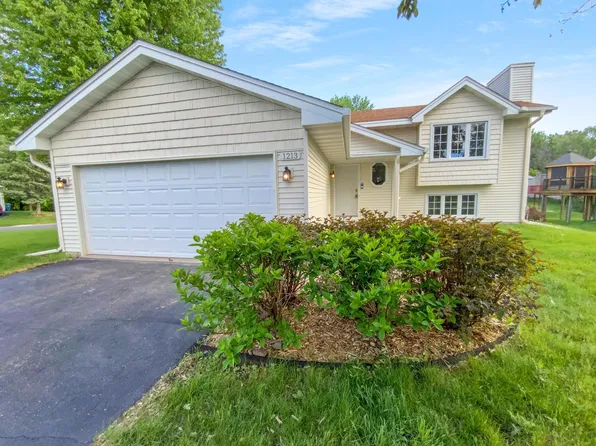 1213 Parkwood Ct, Burnsville, MN 55337