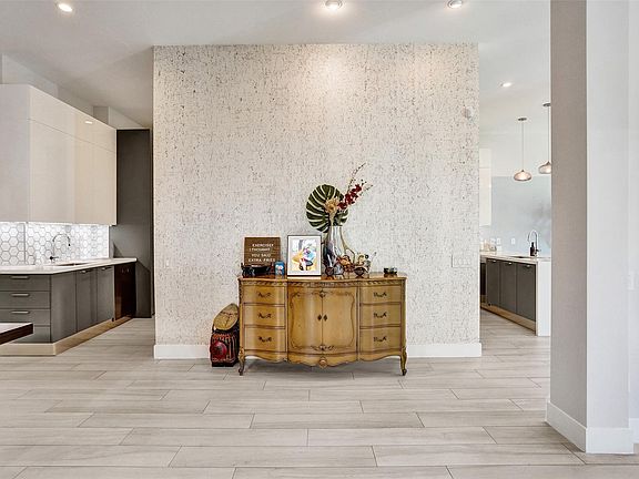 3rd image of 5957 Brookfield Circle