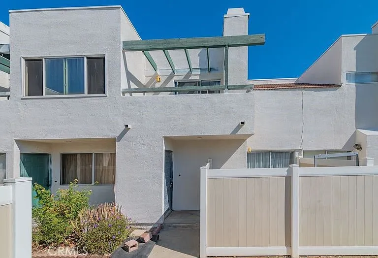 20240 E Arrow Hwy #D — Photo 1