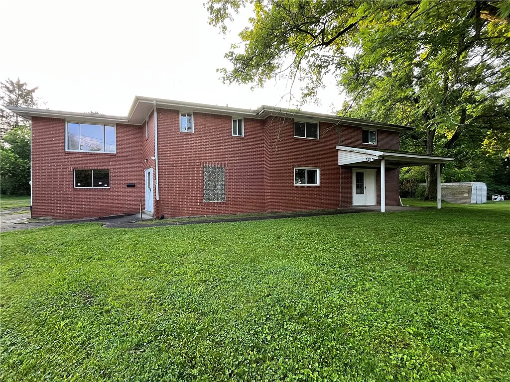 5601 Rodgers St photo 1