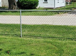 2950 E Wallace St, Decatur, IL 62526