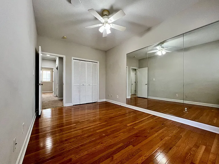 207 Forest View Ct — Photo 18