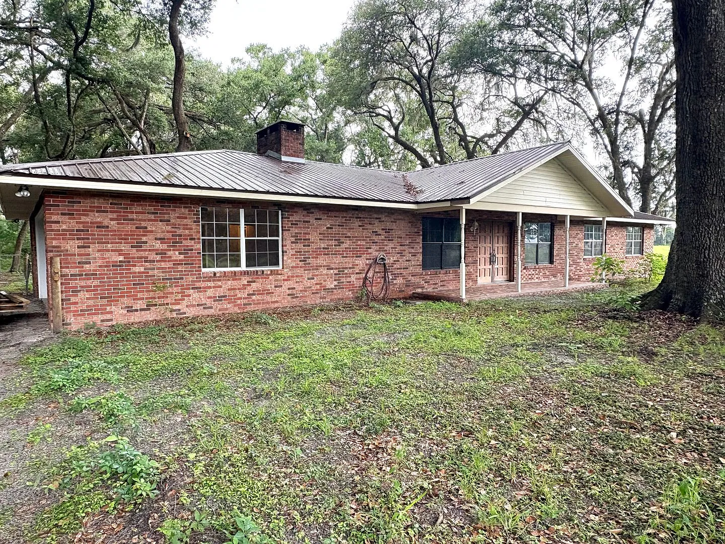 Peaceful Country Living on a Fully Fenced Lot — Photo 2