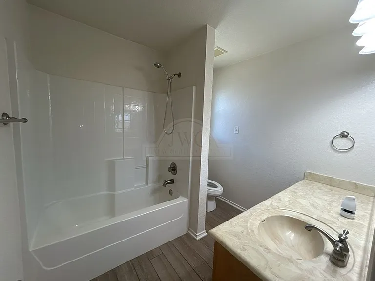 10105 Diana Dr — Photo 18