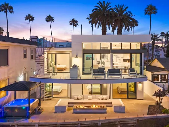 715 N Pacific St, Oceanside, CA 92054