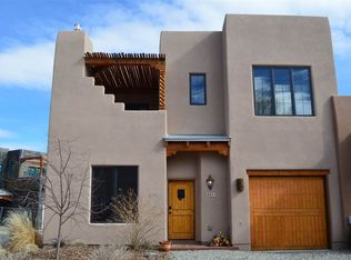 405 Apache St UNIT A, Taos, NM 87571