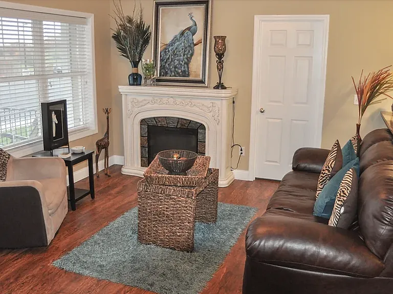 Sterling Ridge Apartments — Photo 5