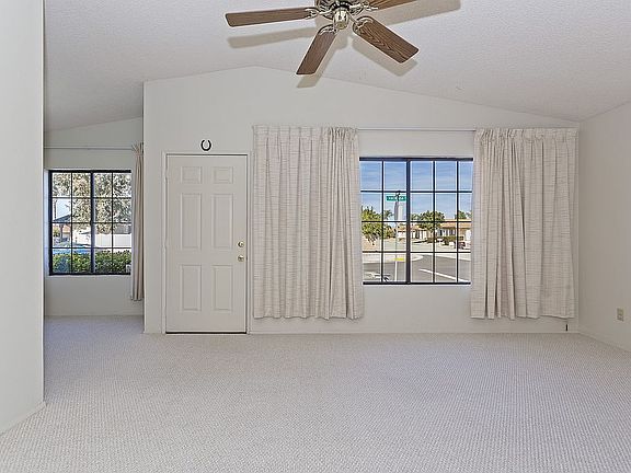 5th image of 27411 Hacienda Dr