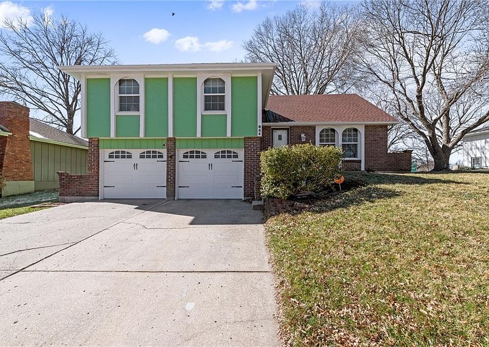 1st image of 854 Canterbury Ln