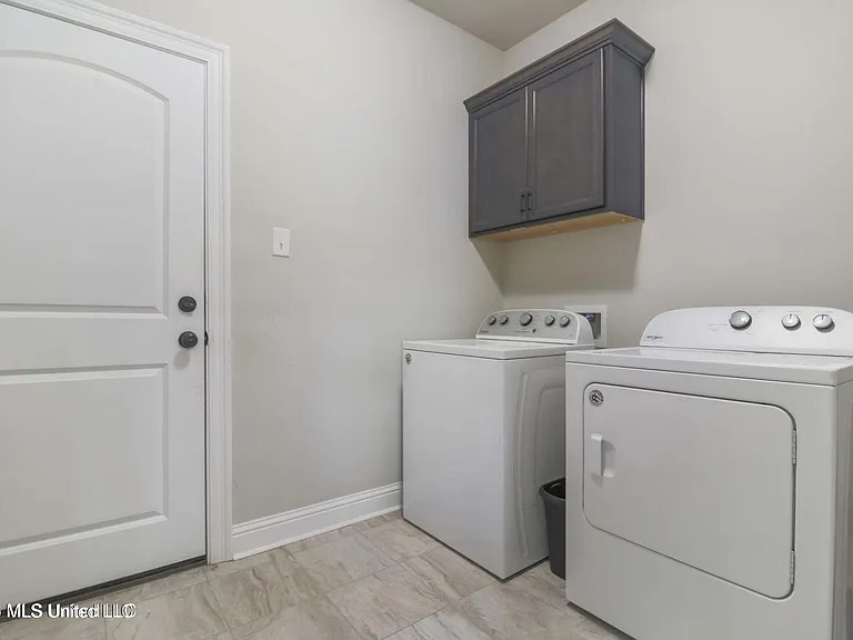3700 Victor Ln — Photo 20