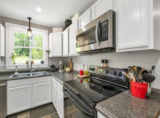 97 Parade Rd, Barnstead, NH 03218