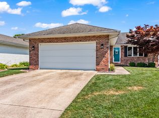 2720 S Chase Dr, Springfield, IL 62704
