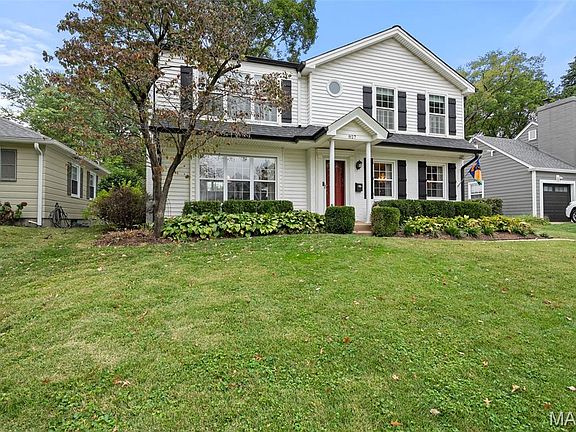 3rd image of 827 Yosemite Dr