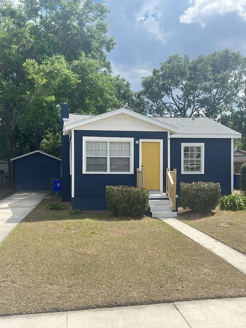 Beautifully Renovated 3BR Home Near Lakeland's Medical District — Photo 1