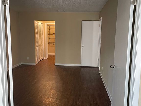 5th image of 463 Newport Dr