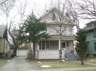 91 Forest Ave, Riverside, IL 60546