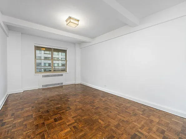 300 East 57th Street image 8 of 10