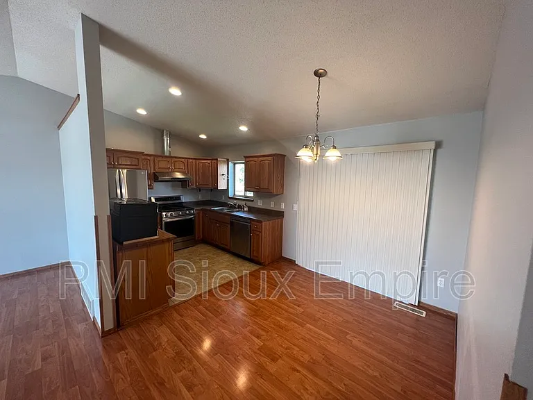 4829 S Wilson Ave — Photo 8