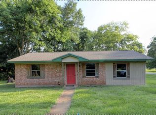 20 E 1st St, Wells, TX 75976