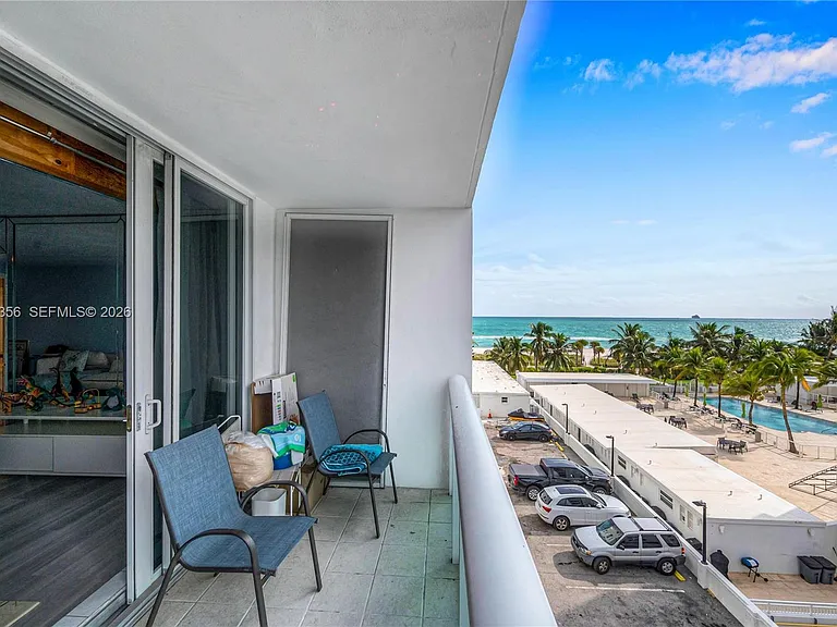 5001 Collins Ave #4E — Photo 8