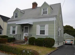 390 Ezra St, Bridgeport, CT 06606