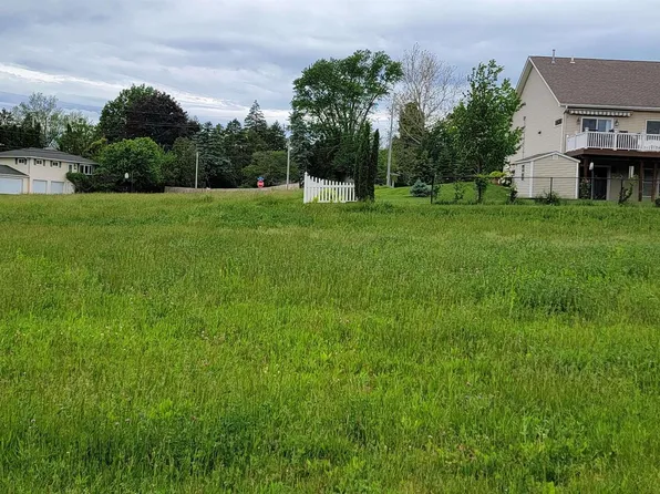 1808 E 6th St #A, Coal Valley, IL 61240