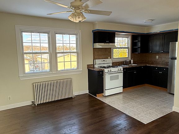 3rd image of 27 Wolverine St Floor 2