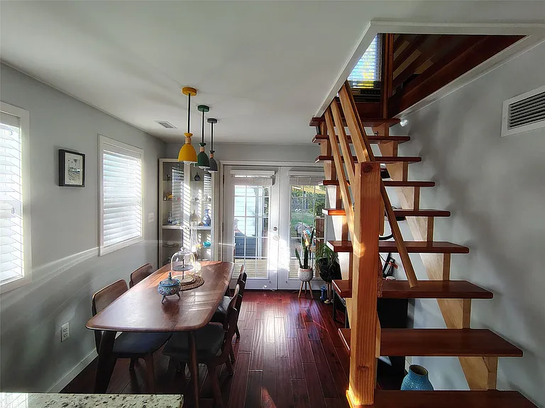 241 N Helen Ave — Photo 18