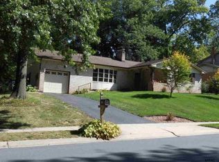 2661 Cambridge Rd, York, PA 17402