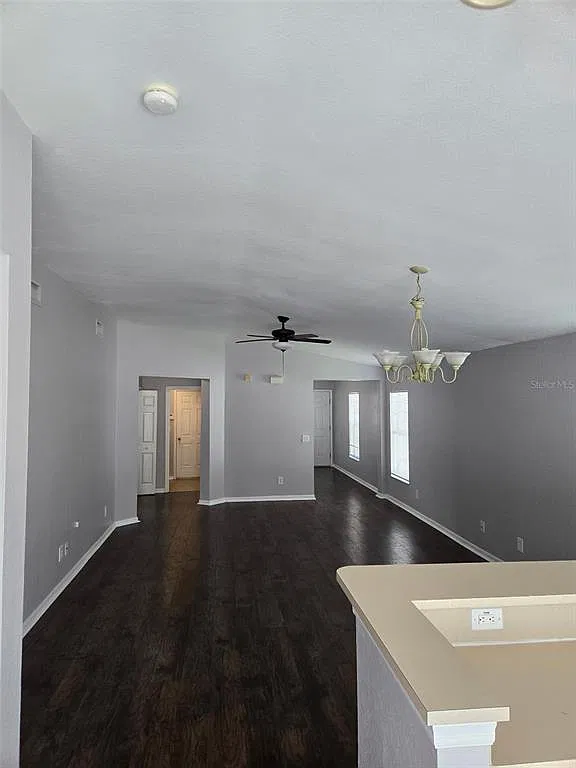 3 bed, 2.0 bath, 1550 sqft, $2,000 — Photo 4