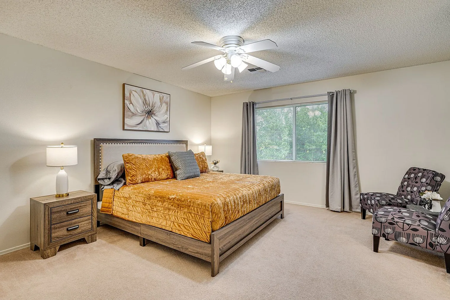3 bed, 2.0 bath, 1194 sqft, $3,290 — Photo 4