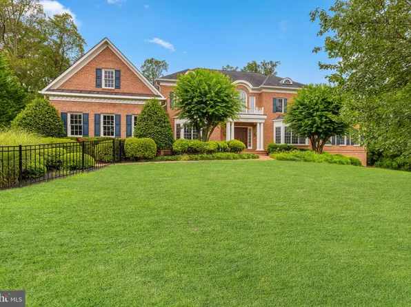 1200 Hunters Grove Ct, Mc Lean, VA 22102