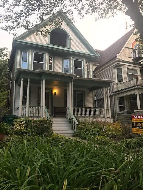 3 bed, $2,000 — Photo 2