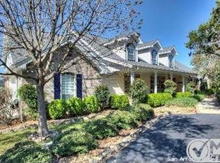 5240 River Oaks Dr, New Braunfels, TX 78132