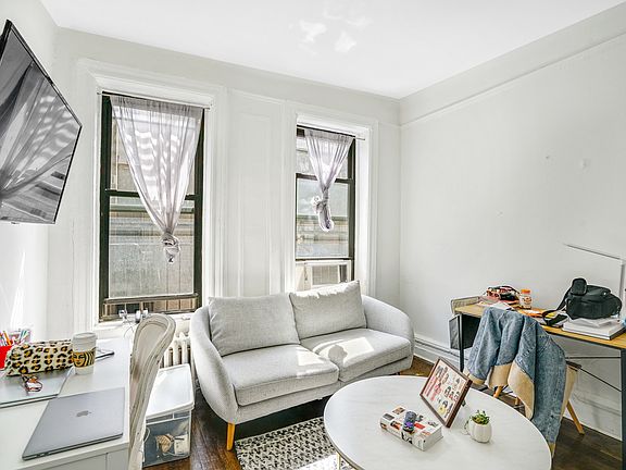2nd image of 204 W 88th St #4G