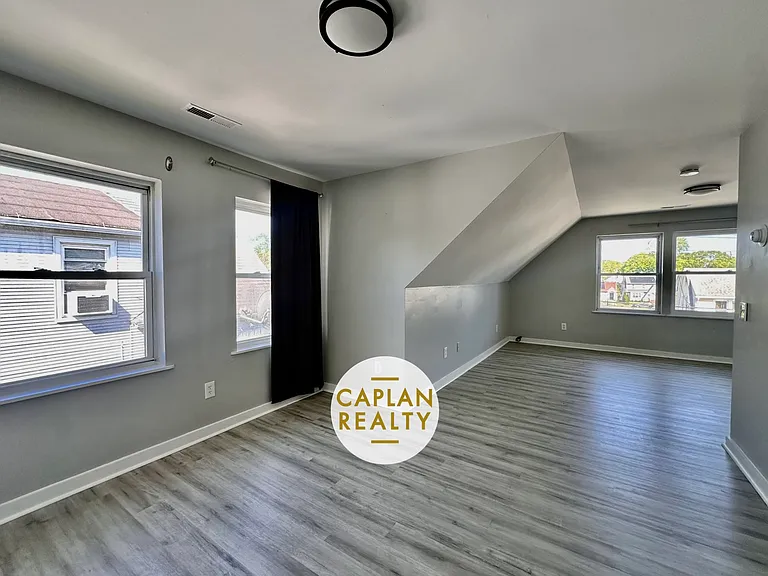 48 Blohm St #3 — Photo 2