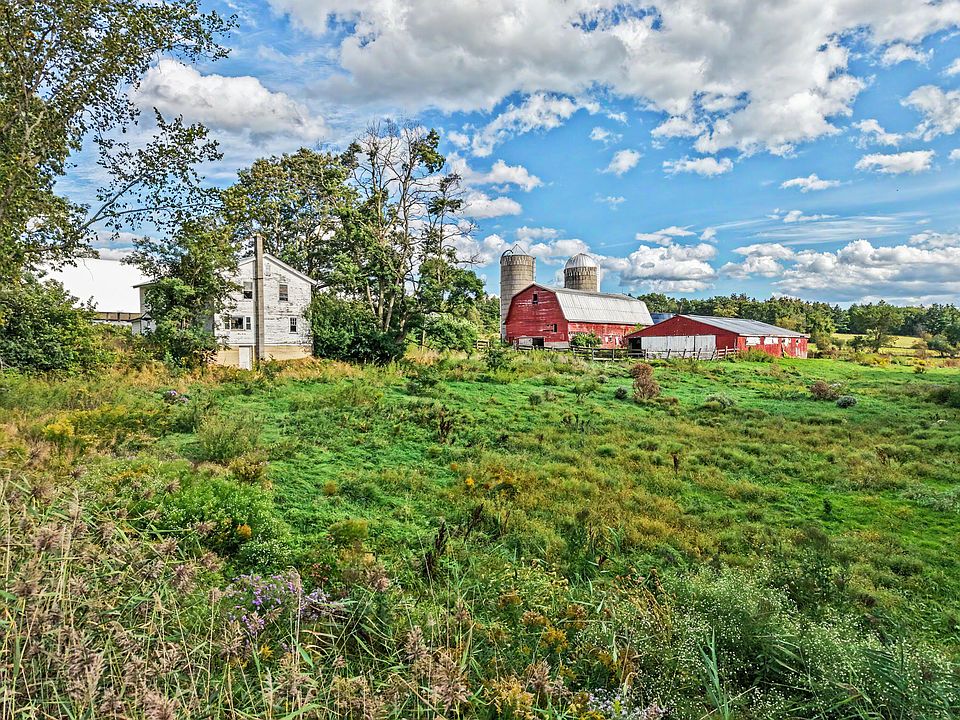 1st image of 889 River Rd