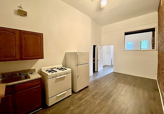 2nd image of 278 Knickerbocker Ave APT 1R
