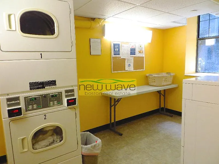 102 Queensberry St #1 — Photo 13