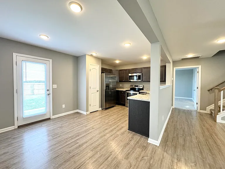 8077 Driftwood Loop — Photo 7