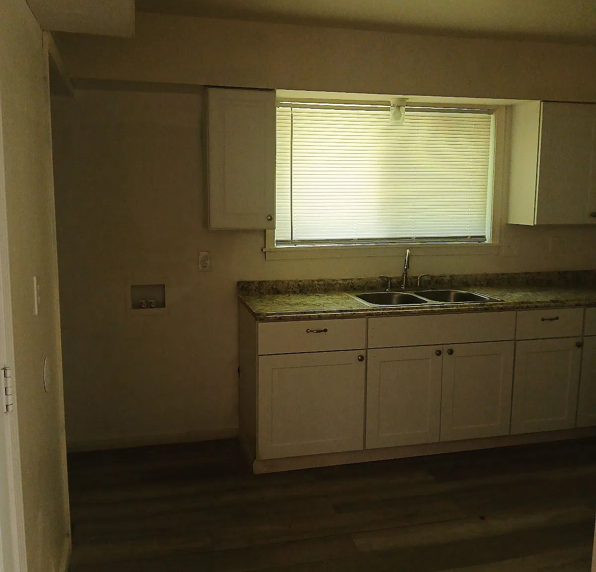 3 bed, 2.0 bath, 1064 sqft, $1,250 — Photo 2