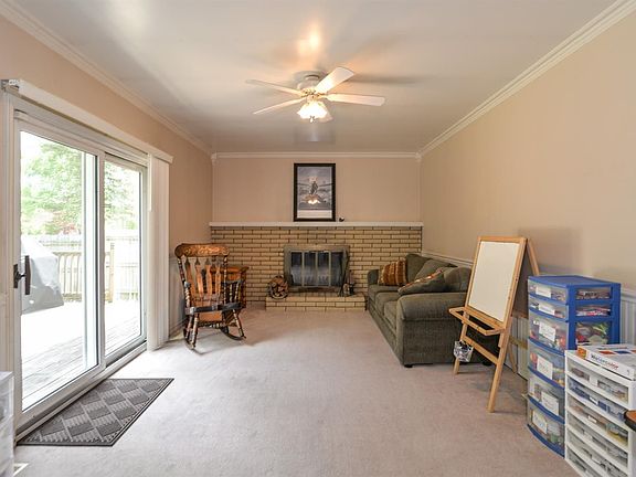 2nd image of 3929 Cloverlawn Ave