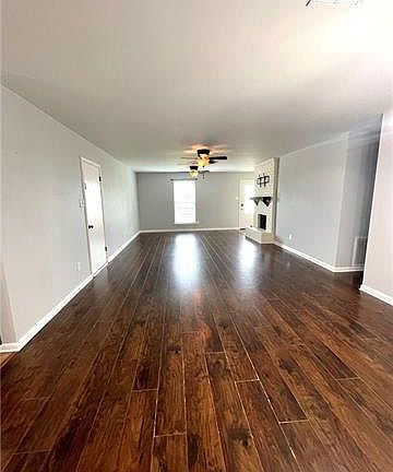 4th image of 121 River Point Dr