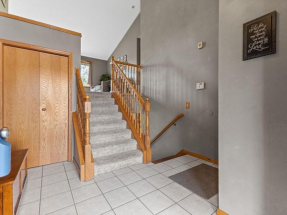 4th image of 205 Carissa Ln SW