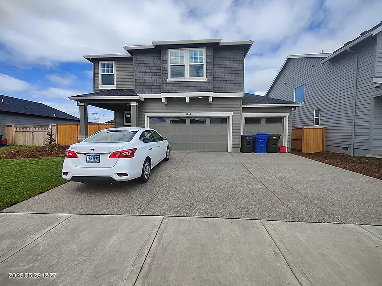 5249 49th Ave NE — Photo 1