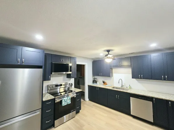 5557 Evelyn Dr, North Charleston, SC 29418