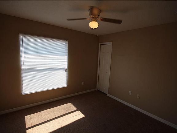 5th image of 516 Albatross Dr #A